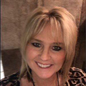 Meet your Posher, Renea